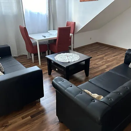 Schoene Dg Whg In Mg Zentrum Διαμέρισμα